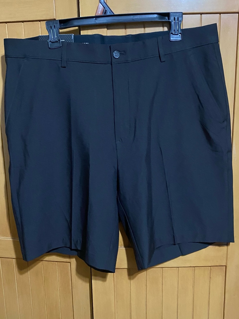 Greg Norman Performance Stretch Black Flat-Front Men's Shorts size 38
